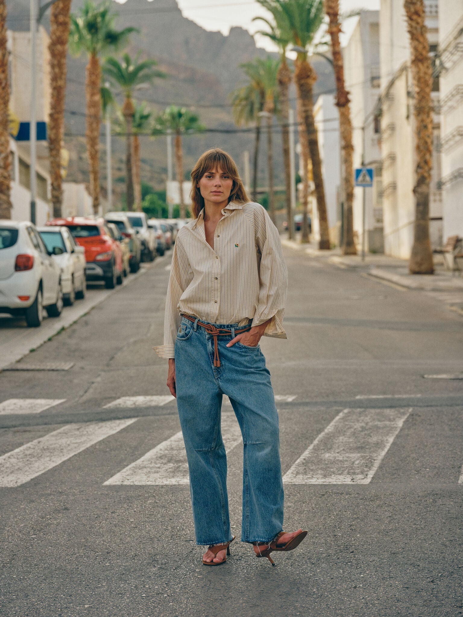 Modelshot / Light Blue Denim / Detail